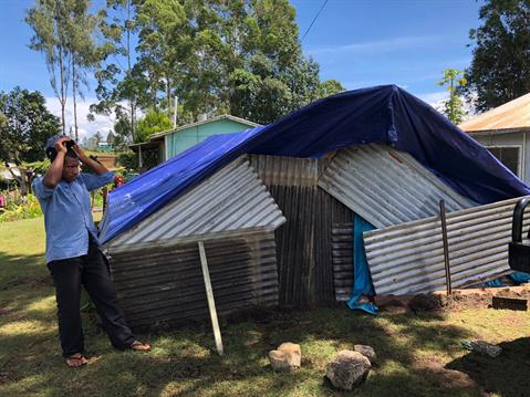 Evacuation camp Mendi PNG Sean Casey 2
